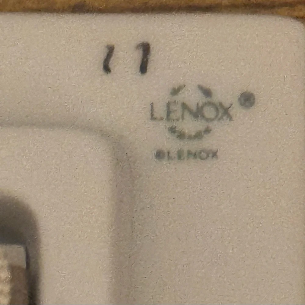Lenox Portrait Gallery Ivory Porcelain Photo Frame w/ Clock‎ 3.5x5